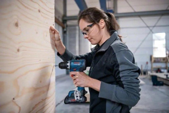 Дрель-шуруповерт Bosch GSR 18V-90 C solo аккум. патрон:быстрозажимной (06019K6000) от магазина РЭССИ