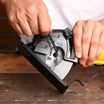 Циркулярная пила (дисковая) Deko DKCS1000 1000Вт (ручная) от магазина РЭССИ