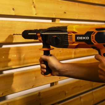 Перфоратор Deko DKH1250W патрон:SDS-plus уд.:3.2Дж 1250Вт (кейс в комплекте) от магазина РЭССИ