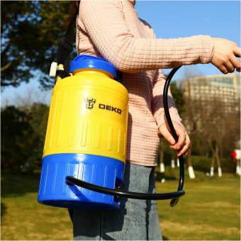 Опрыскиватель Deko DKSP09 аккум. 5л желтый/синий (065-0941) от магазина РЭССИ
