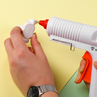 Клеевой пистолет Deko DKGG150 SET4 150Вт 5гр/мин стерж.:11мм от магазина РЭССИ