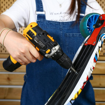 Дрель-шуруповерт Deko Banger 12V Li-Ion аккум. патрон:быстрозажимной (кейс в комплекте) (063-4167) от магазина РЭССИ