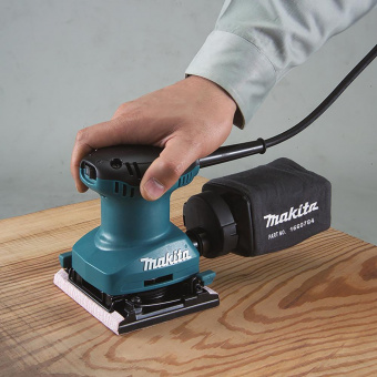 Вибро шлифовальная машина Makita BO4557 180Вт от магазина РЭССИ