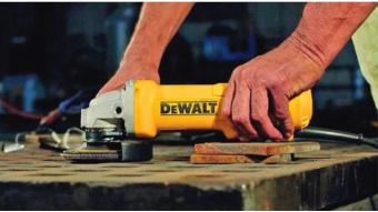 Углошлифовальная машина DeWalt DWE4217-QS 1200Вт 11000об/мин рез.шпин.:M14 d=125мм от магазина РЭССИ