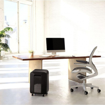 Шредер Fellowes PowerShred LX200 черный (секр.P-4) перекрестный 12лист. 22лтр. скрепки скобы пл.карты от магазина РЭССИ