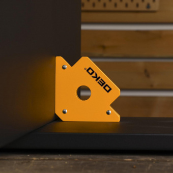 Угольник магн. Deko DKMC1 (065-0640) от магазина РЭССИ