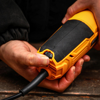 Углошлифовальная машина Deko DKAG1200 1200Вт 12000об/мин рез.шпин.:M14 d=125мм (085-1008) от магазина РЭССИ