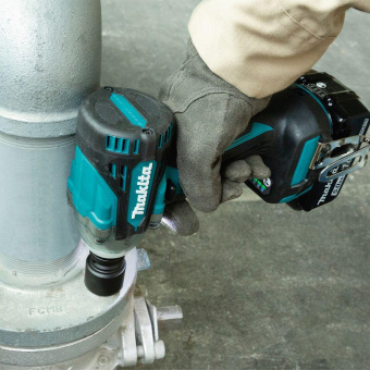 Гайковерт Makita DTW300Z аккум. патрон:квад.1/2" от магазина РЭССИ