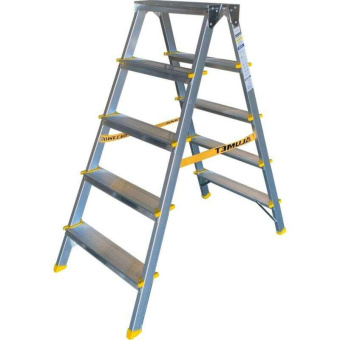 Стремянка Алюмет алюминиевая двухсторонняя с анодированным покрытием с широкими ступенями 2х5 ступеней. Серия ASD 5205 от магазина РЭССИ