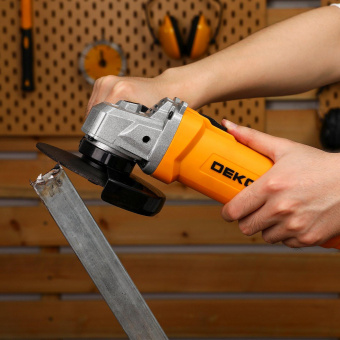 Углошлифовальная машина Deko DKAG1250 1250Вт 12000об/мин рез.шпин.:M14 d=125мм от магазина РЭССИ