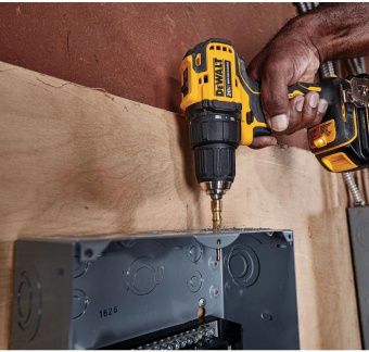 Дрель-шуруповерт DeWalt DCD708D2T-QW 340Вт аккум. патрон:быстрозажимной (кейс в комплекте) от магазина РЭССИ
