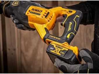 Сабельная пила DeWalt DCS382N-XJ аккум. 3200ход/мин от магазина РЭССИ