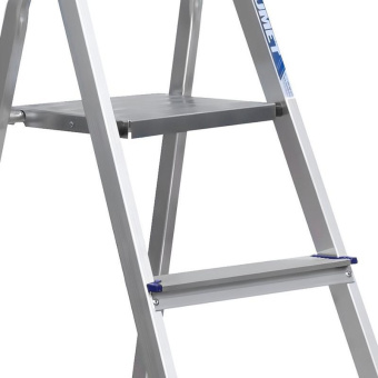 Алюминиевая стремянка Алюмет 8 ступеней. Серия Ам708 от магазина РЭССИ