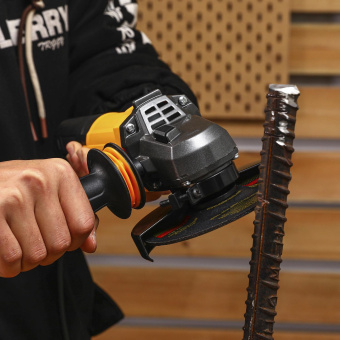 Углошлифовальная машина Deko DKAG850 850Вт 12000об/мин рез.шпин.:M14 d=125мм (085-1007) от магазина РЭССИ