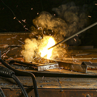 Сварочный аппарат Deko 051-4683 инвертор ММА DC 7.8кВт от магазина РЭССИ