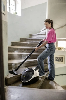 Пароочиститель напольный Karcher SV 7 2200Вт белый/черный от магазина РЭССИ