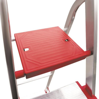 Профессиональная стремянка Новая Высота NV3117 1x4 ступени 130 мм Max нагр. 225 кг 2К башмаки 3117104 от магазина РЭССИ