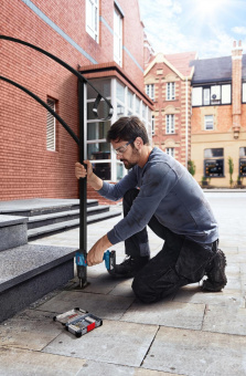 Дрель-шуруповерт Bosch GSR 185-LI аккум. патрон:быстрозажимной (кейс в комплекте) (06019K3003) от магазина РЭССИ