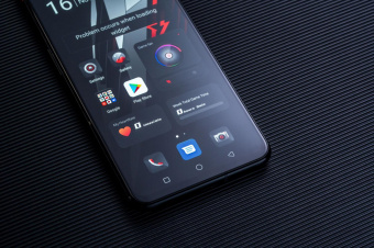 Смартфон Nubia Red Magic 7 256Gb 18Gb прозрачный моноблок 3G 4G 2Sim 6.67" 1080x2400 Android 12 64Mpix 802.11 a/b/g/n/ac/ax NFC GPS GSM900/1800 GSM1900 TouchSc Protect от магазина РЭССИ