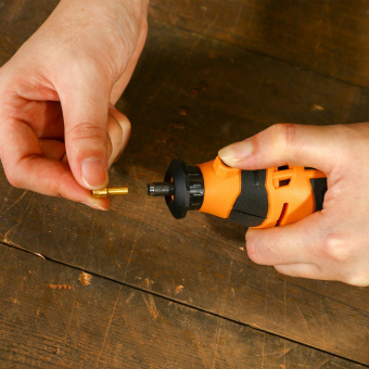 Гравер Deko DKRT200E 200Вт насадок:2 от магазина РЭССИ