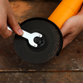 Углошлифовальная машина Deko DKAG1250 1250Вт 12000об/мин рез.шпин.:M14 d=125мм от магазина РЭССИ