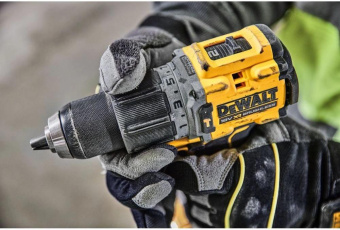 Дрель-шуруповерт DeWalt DCD805H2T аккум. патрон:быстрозажимной (кейс в комплекте) от магазина РЭССИ
