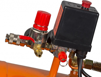 Компрессор поршневой Вихрь КМП-400/100 масляный 400л/мин 100л 2500Вт оранжевый от магазина РЭССИ