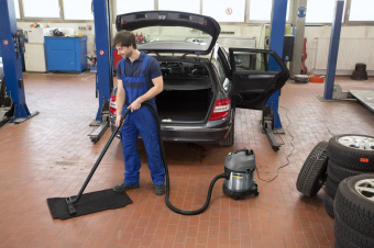 Строительный пылесос Karcher Me Classic NT 20/1 1500Вт (уборка: сухая/влажная) серый от магазина РЭССИ