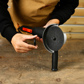 Углошлифовальная машина Deko DKAG1850 1850Вт 11000об/мин рез.шпин.:M14 d=125мм от магазина РЭССИ