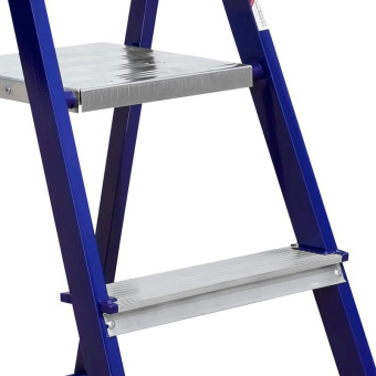 Стальная стремянка Алюмет М8403 от магазина РЭССИ