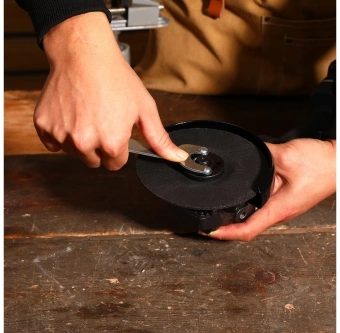 Углошлифовальная машина Deko DKAG20 9000об/мин рез.шпин.:M14 d=125мм (063-2154) от магазина РЭССИ