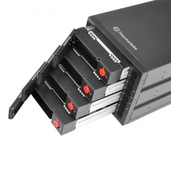 Сменный бокс для HDD/SSD Thermaltake Max 3504 SATA I/II/III/SAS SATA металл черный hotswap 4 от магазина РЭССИ
