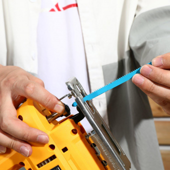 Лобзик Deko DKJS1000 Laser +1пил. 1000Вт 3000ходов/мин от электросети (кейс в комплекте) от магазина РЭССИ