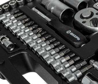 Набор инструментов Вихрь 73/6/7/3 82 предмета (жесткий кейс) от магазина РЭССИ