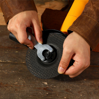 Углошлифовальная машина Deko DKAG750 750Вт 12000об/мин рез.шпин.:M14 d=125мм от магазина РЭССИ