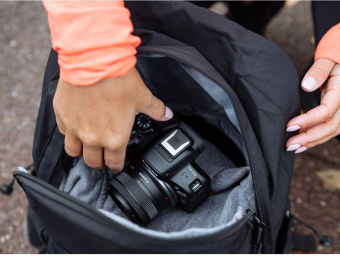 Фотоаппарат Canon EOS R50 черный 24.2Mpix 2.95" 4K WiFi RF-S 18-45mm IS STM LP-E6NH от магазина РЭССИ