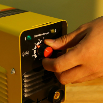 Сварочный аппарат Deko DKWM220A Compact инвертор ММА 7.8кВт от магазина РЭССИ