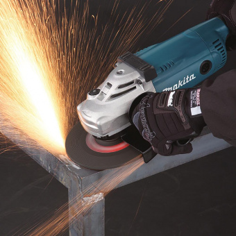 Углошлифовальная машина Makita GA7020SF 2200Вт 8500об/мин рез.шпин.:M14 d=180мм от магазина РЭССИ