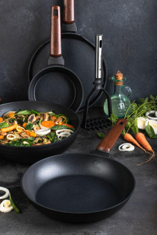 Сковорода Polaris Albero-26F круглая ручка несъемная (без крышки) черный (15230) от магазина РЭССИ