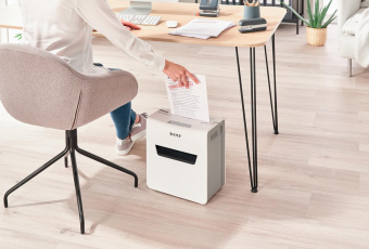 Шредер Leitz IQ Protect Premium 6X белый (секр.P-4) фрагменты 6лист. 10лтр. скрепки скобы от магазина РЭССИ