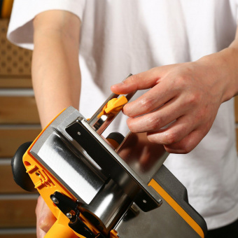 Рубанок Deko DKEP1100W 1100Вт 82мм 16000об/мин от магазина РЭССИ