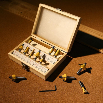 Фрезер Deko DKR1600E 1600Вт 30000об/мин макс.ход:52мм от магазина РЭССИ