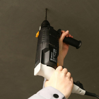 Перфоратор Deko DKH 650W патрон:SDS-plus уд.:2.1Дж 650Вт (кейс в комплекте) от магазина РЭССИ
