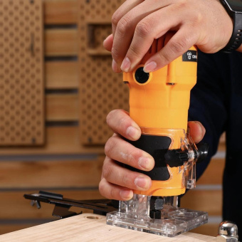 Фрезер Deko DKR850W 850Вт 30000об/мин макс.ход:38мм от магазина РЭССИ