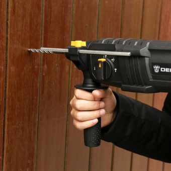 Перфоратор Deko DKH850W патрон:SDS-plus уд.:3Дж 850Вт (кейс в комплекте) от магазина РЭССИ