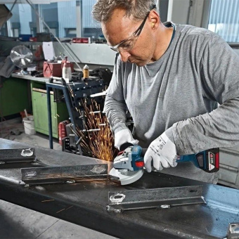 Углошлифовальная машина Bosch GWS 18V-10 9000об/мин рез.шпин.:M14 d=125мм жестк.кейс (06019J4004) от магазина РЭССИ