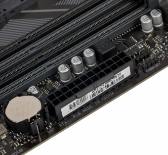 Материнская плата Gigabyte B550M DS3H Soc-AM4 AMD B550 4xDDR4 mATX AC`97 8ch(7.1) GbLAN RAID+DVI+HDMI от магазина РЭССИ