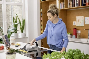 Мойщик окон Karcher WV 4-4 Plus шир.скреб.:280мм пит.:от аккум. белый от магазина РЭССИ