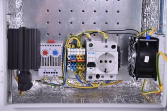 Шкаф монтажный ЦМО Эконом (ШТВ-НЭ-5.5.25-3ААА-Т2) настенный 500x250мм пер.дв.стал.лист задн.дв.спл.стал.лист несъемн.бок.пан. серый 220мм 17кг 500мм IP66 уличный всепогодный с нагревателем с силовыми розетками от магазина РЭССИ