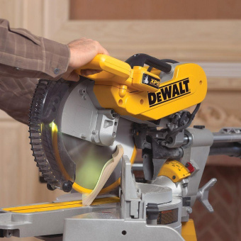 Торцовочная пила DeWalt DWS780 1675Вт 3800об/мин d=305мм от магазина РЭССИ